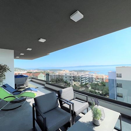 Lux Penthouse Panoramic View With Jacuzzi Apartamento Makarska Exterior foto