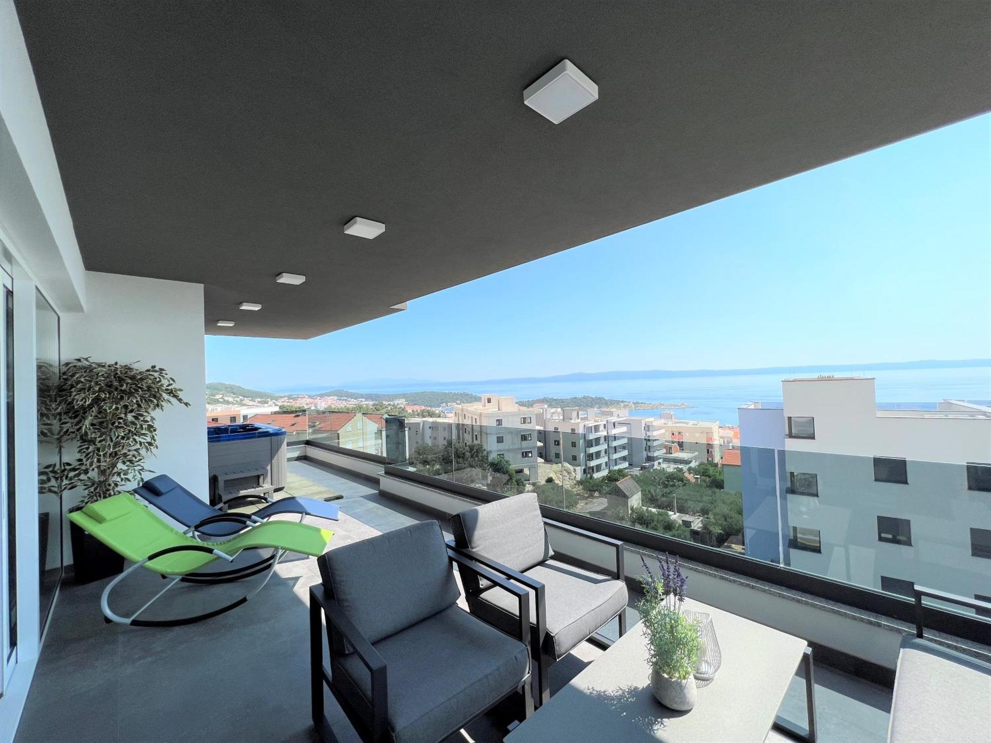 Lux Penthouse Panoramic View With Jacuzzi Apartamento Makarska Exterior foto