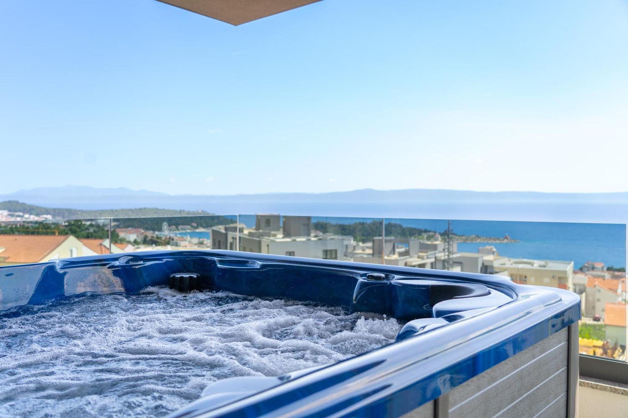 Lux Penthouse Panoramic View With Jacuzzi Apartamento Makarska Exterior foto