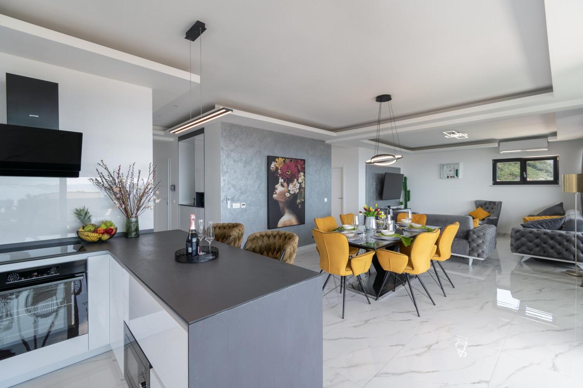 Lux Penthouse Panoramic View With Jacuzzi Apartamento Makarska Exterior foto