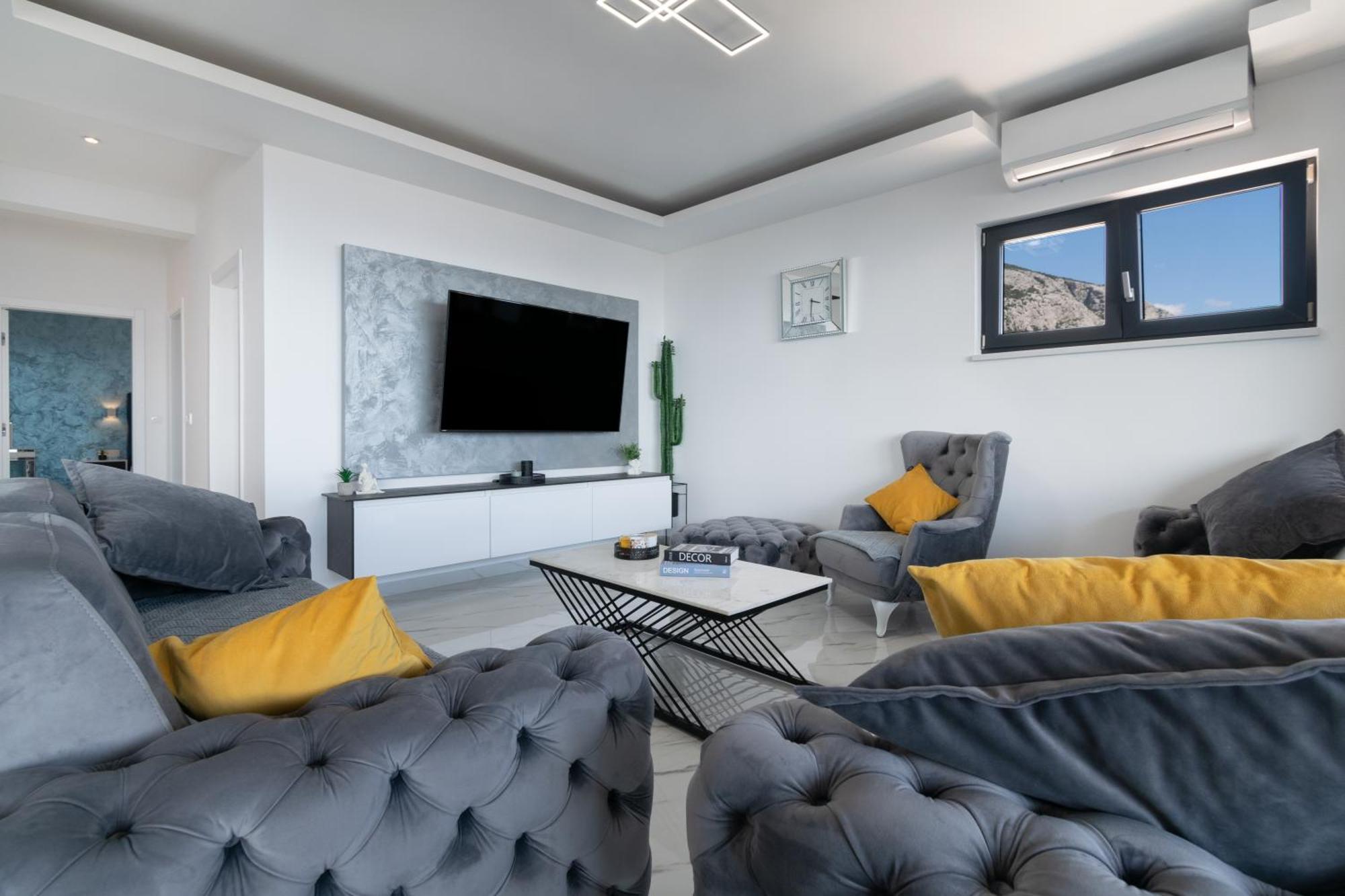 Lux Penthouse Panoramic View With Jacuzzi Apartamento Makarska Exterior foto