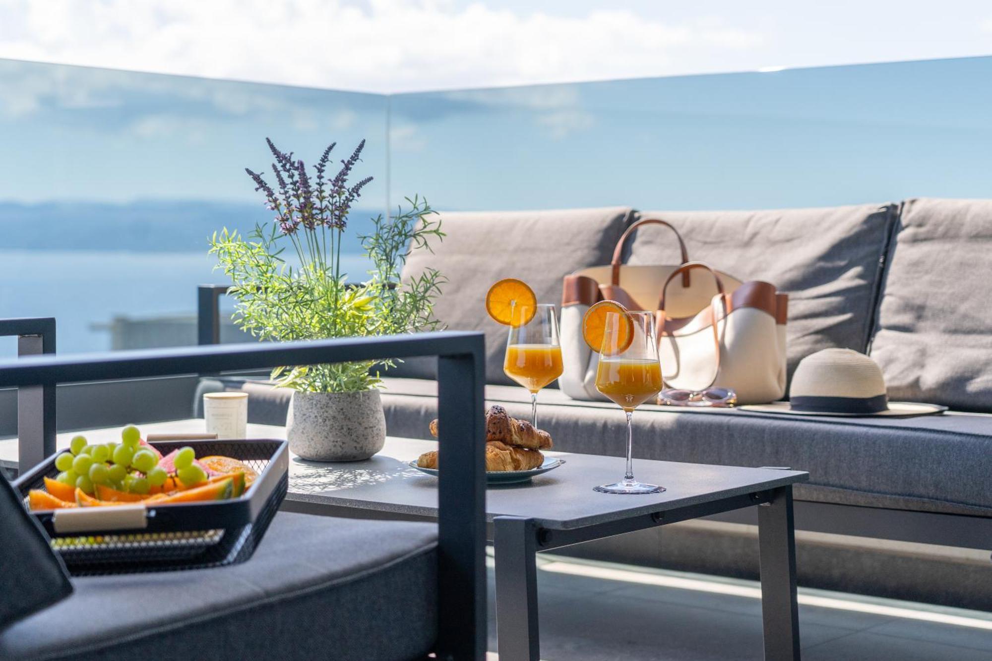 Lux Penthouse Panoramic View With Jacuzzi Apartamento Makarska Exterior foto