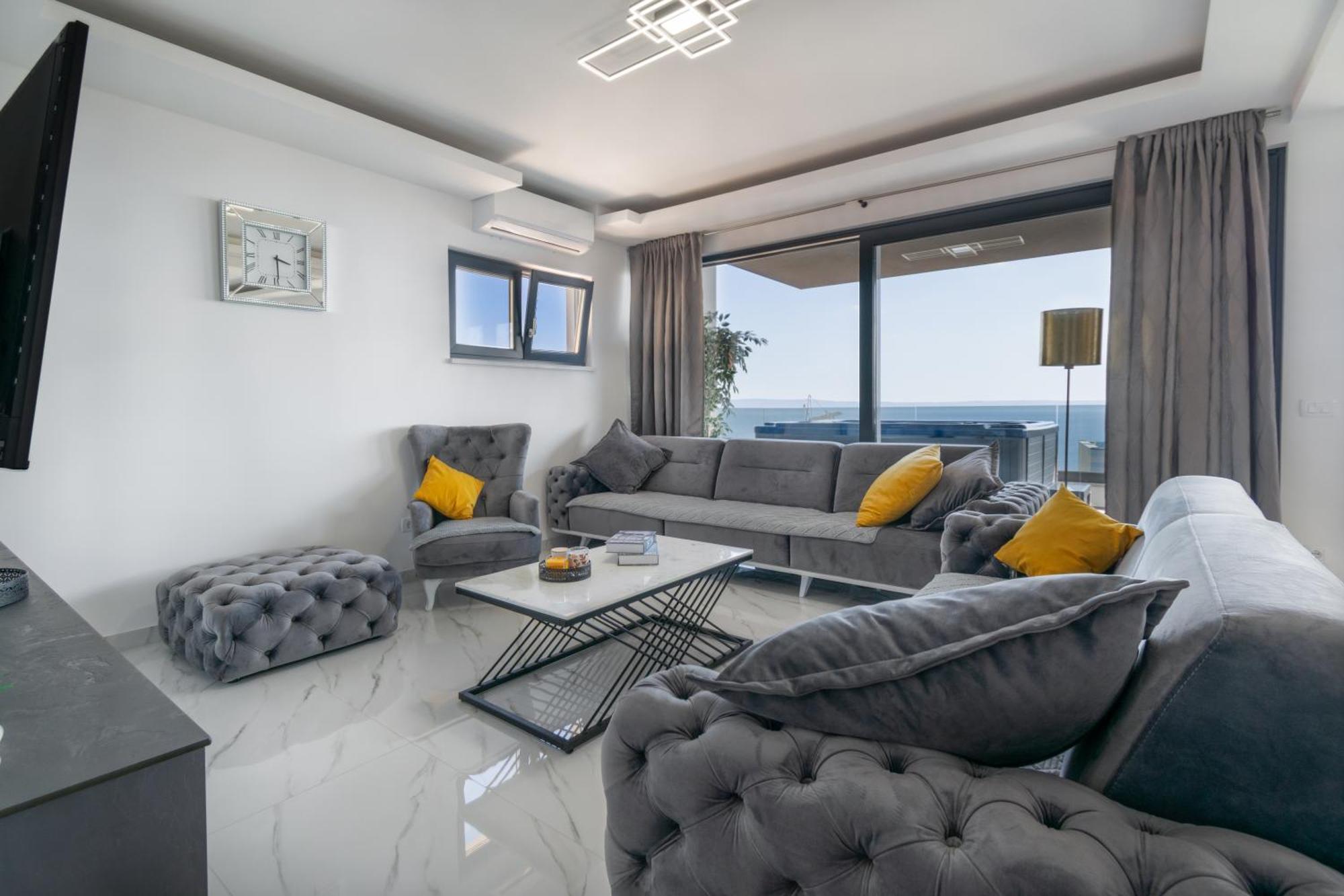 Lux Penthouse Panoramic View With Jacuzzi Apartamento Makarska Exterior foto