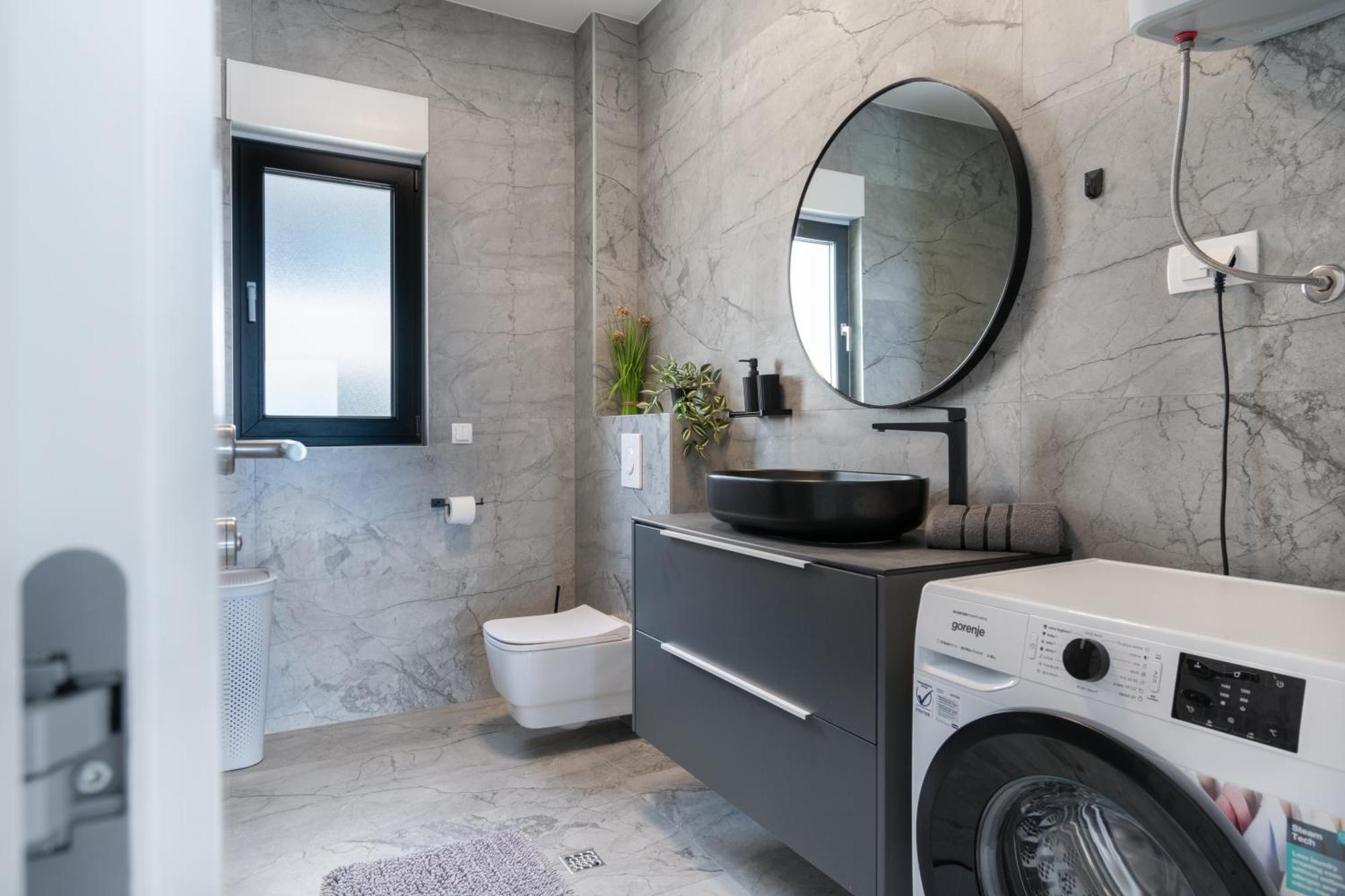 Lux Penthouse Panoramic View With Jacuzzi Apartamento Makarska Exterior foto