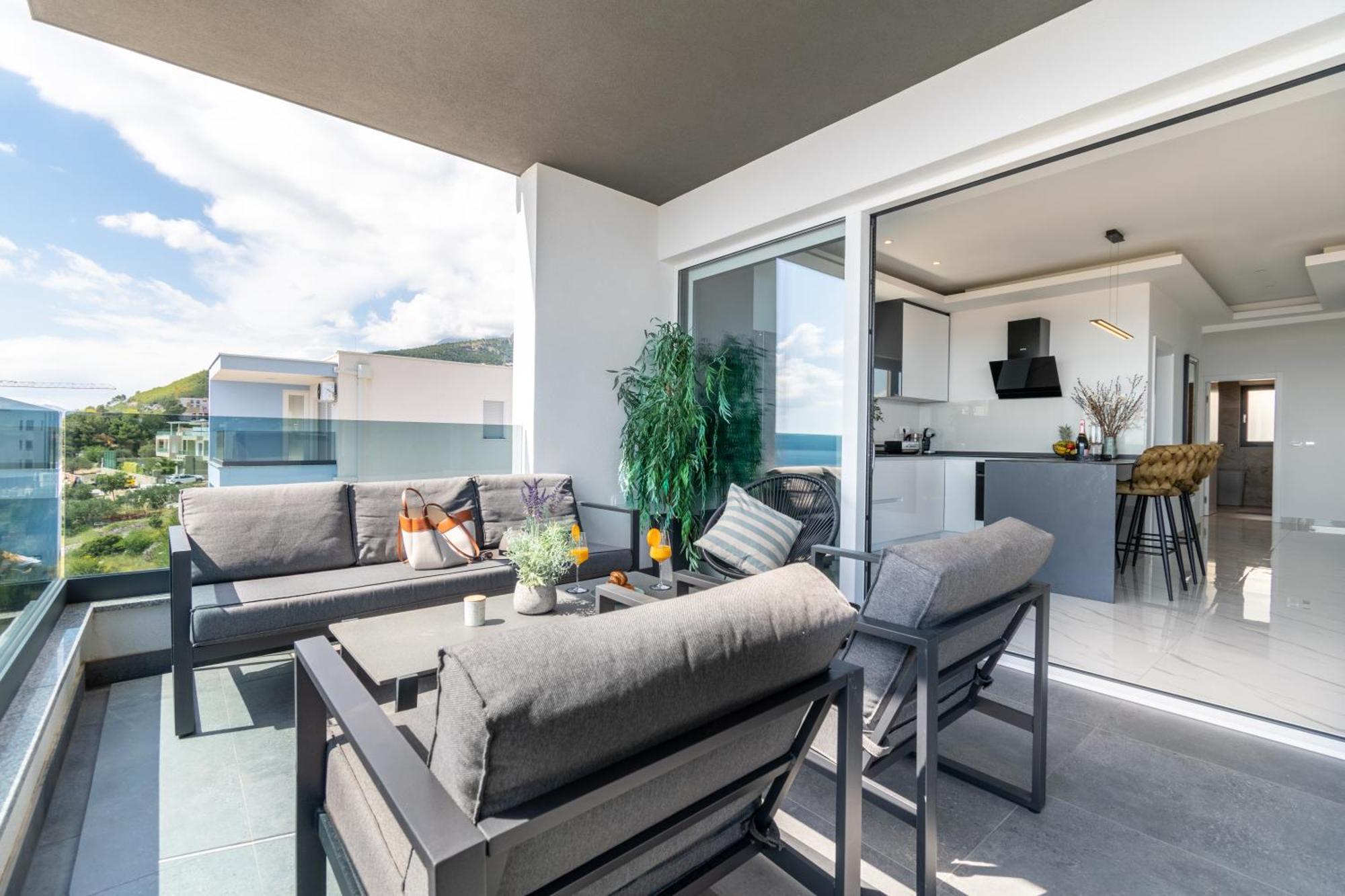 Lux Penthouse Panoramic View With Jacuzzi Apartamento Makarska Exterior foto